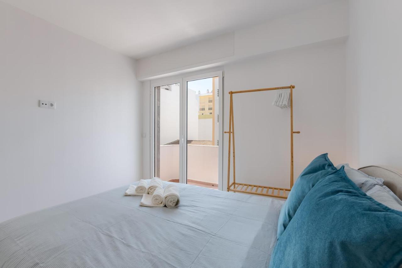 T2 Rosa Dos Ventos, A/C & Terrace - Casas & Papeis Lägenhet Armação de Pêra Exteriör bild