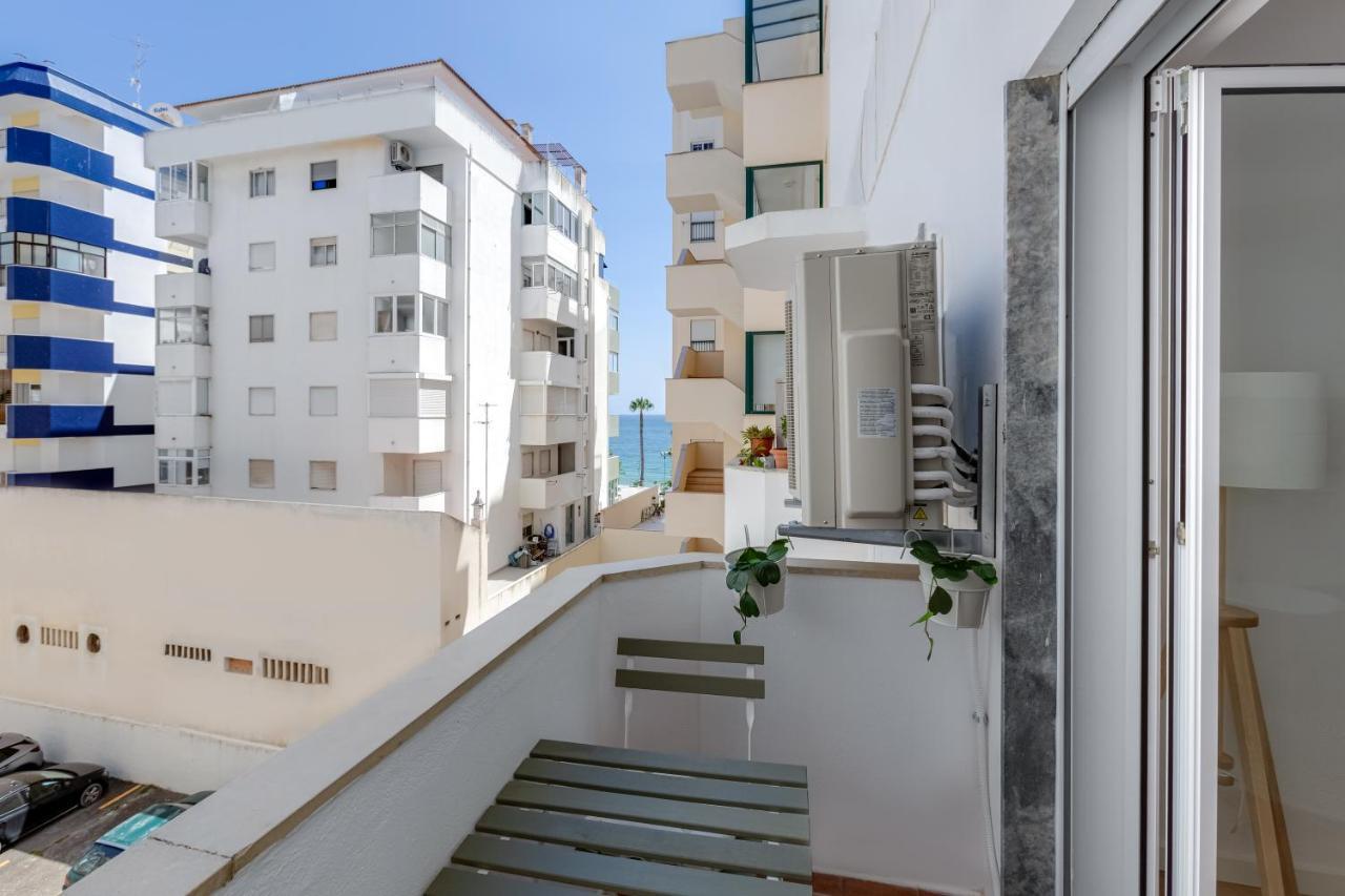 T2 Rosa Dos Ventos, A/C & Terrace - Casas & Papeis Lägenhet Armação de Pêra Exteriör bild