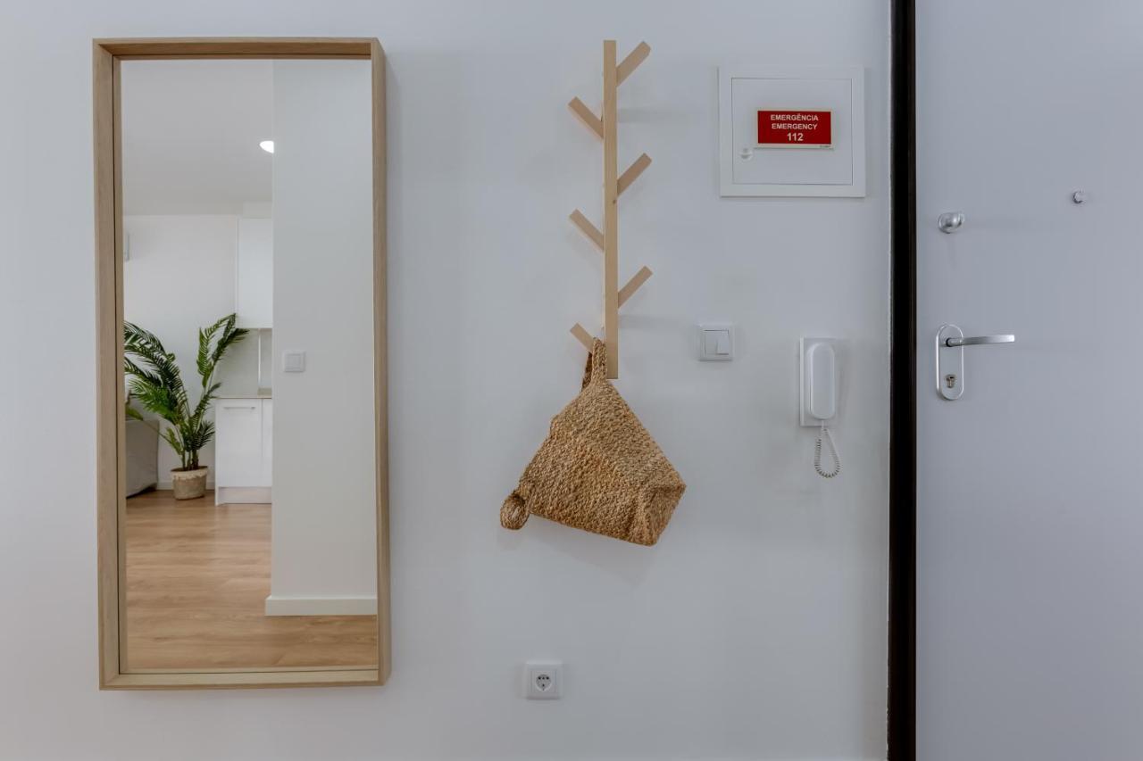 T2 Rosa Dos Ventos, A/C & Terrace - Casas & Papeis Lägenhet Armação de Pêra Exteriör bild