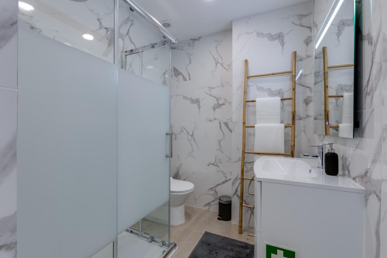 T2 Rosa Dos Ventos, A/C & Terrace - Casas & Papeis Lägenhet Armação de Pêra Exteriör bild