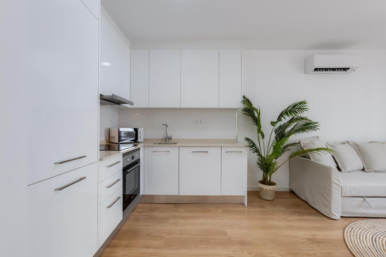 T2 Rosa Dos Ventos, A/C & Terrace - Casas & Papeis Lägenhet Armação de Pêra Exteriör bild