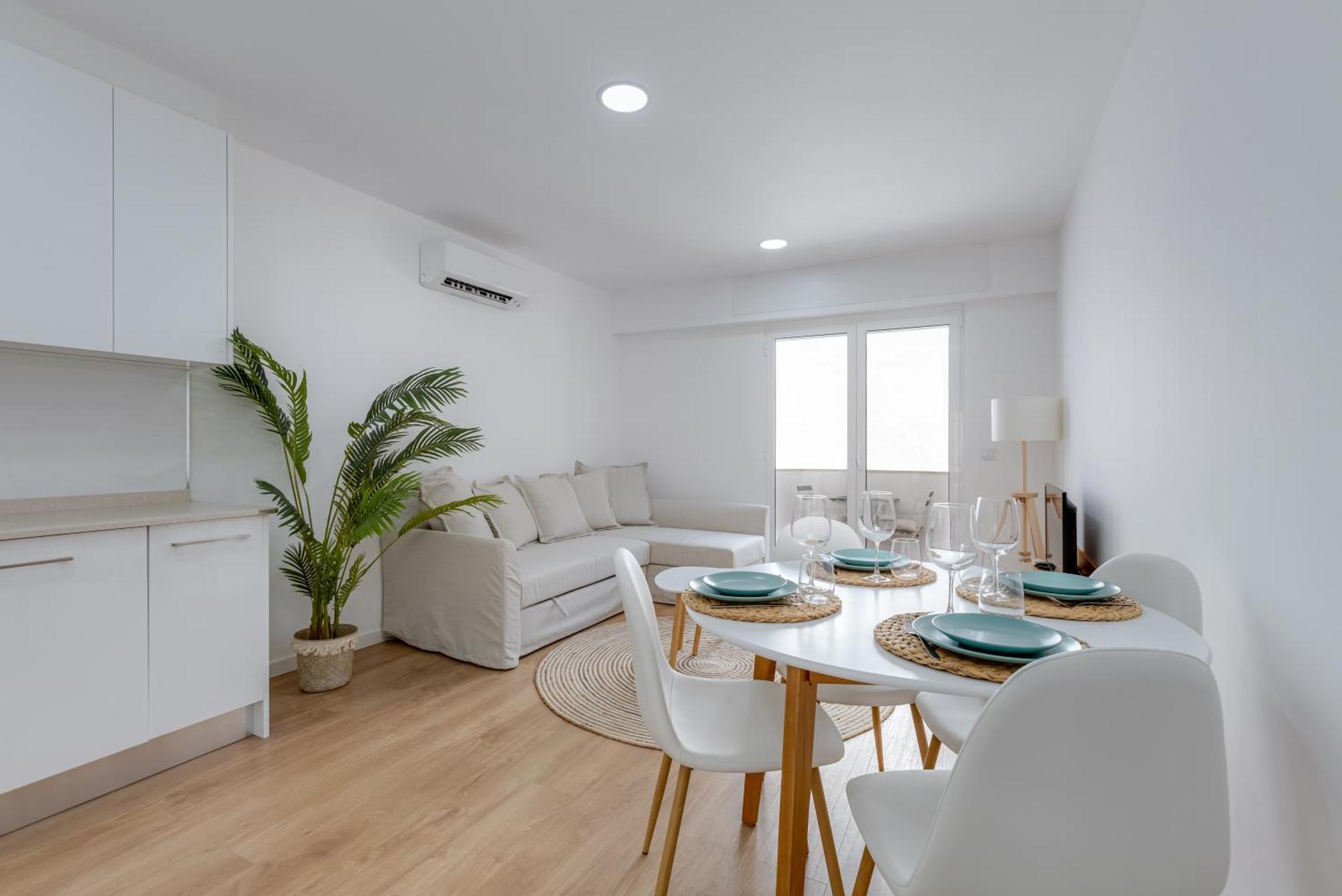 T2 Rosa Dos Ventos, A/C & Terrace - Casas & Papeis Lägenhet Armação de Pêra Exteriör bild
