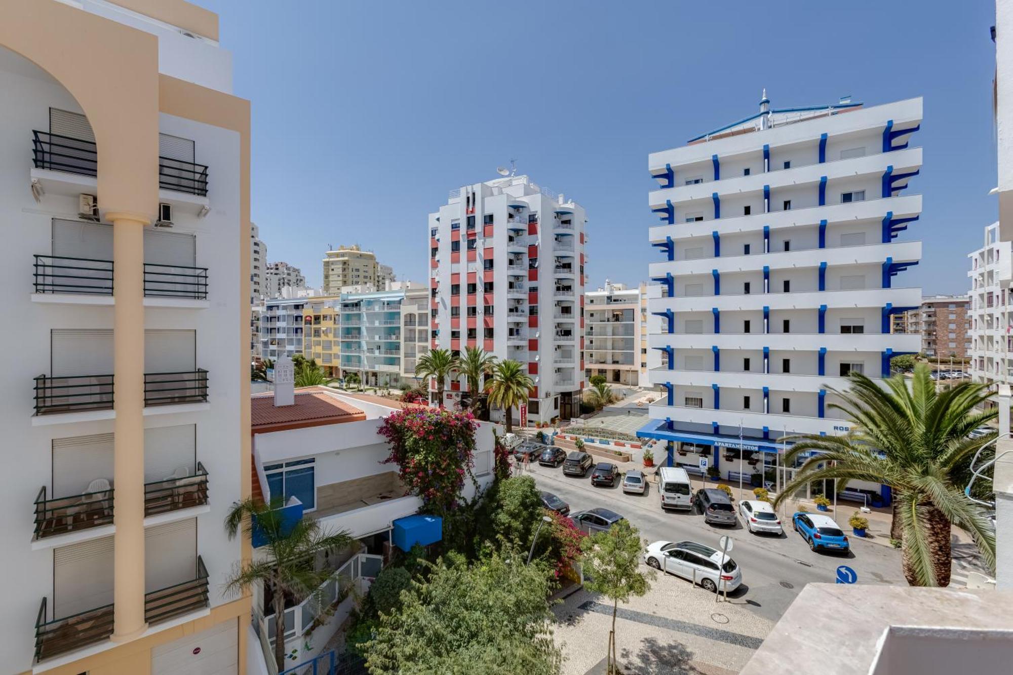 T2 Rosa Dos Ventos, A/C & Terrace - Casas & Papeis Lägenhet Armação de Pêra Exteriör bild